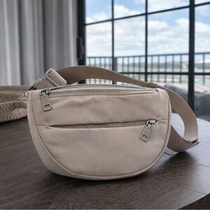 Steve Madden Beige Crossbody/Fanny Pack Bag